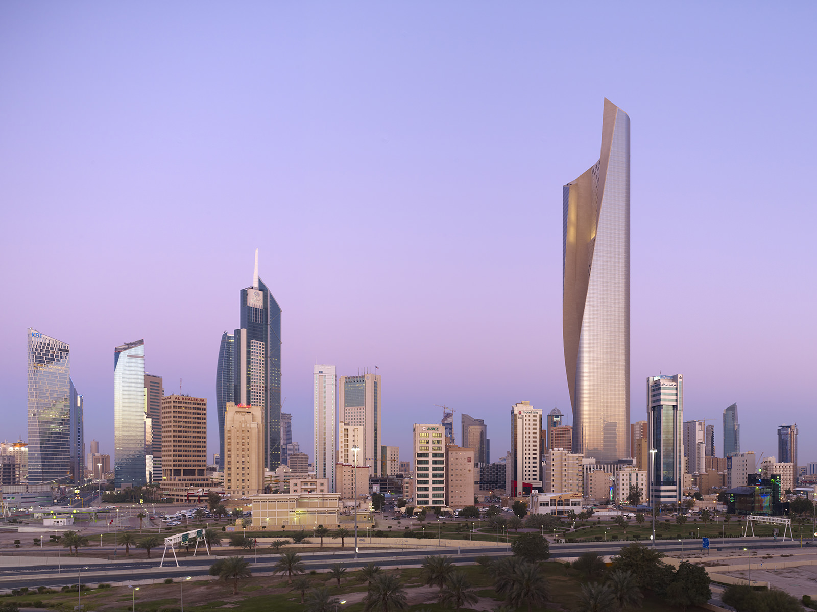 Build It Bigger: Design of Al Hamra – SOM