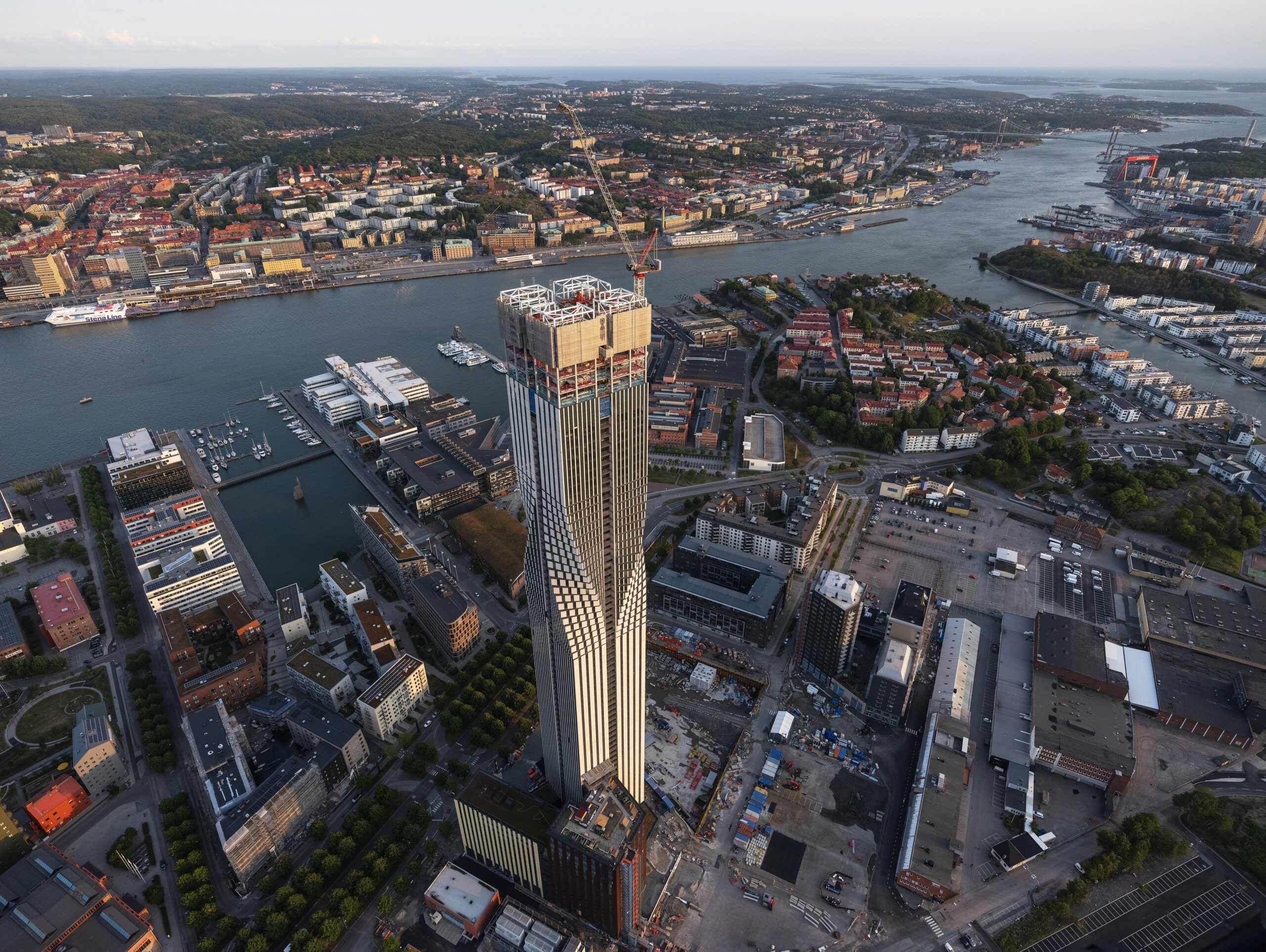 Karlatornet Scandinavias Tallest Building Tops Out Som 